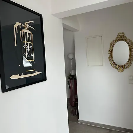 شقة Moderne Schicke Dachgeschosswohnung 15 Min Bis Duesseldorf *