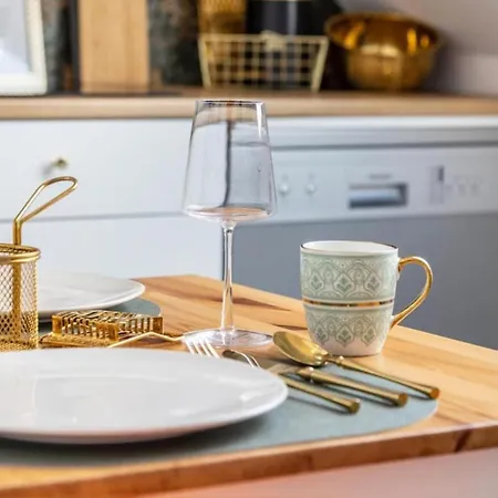 Moderne Schicke Dachgeschosswohnung 15 Min Bis Duesseldorf شقة *