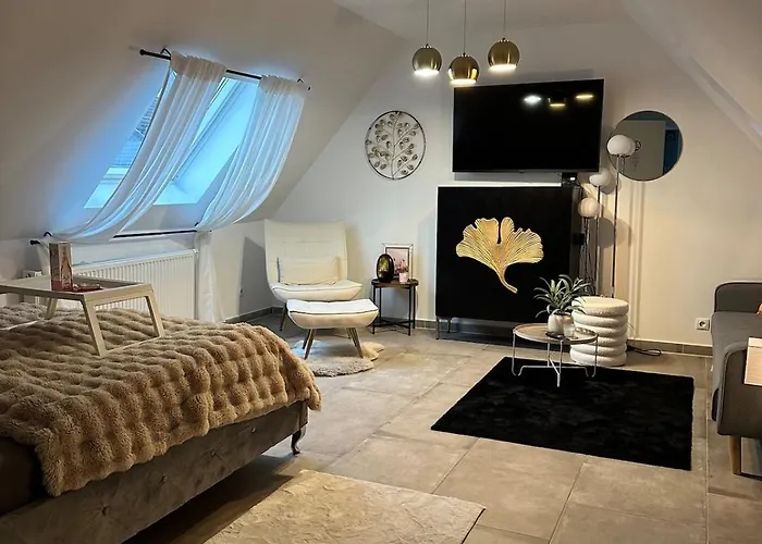 Moderne Schicke Dachgeschosswohnung 15 Min Bis Duesseldorf Lägenhet Duisburg