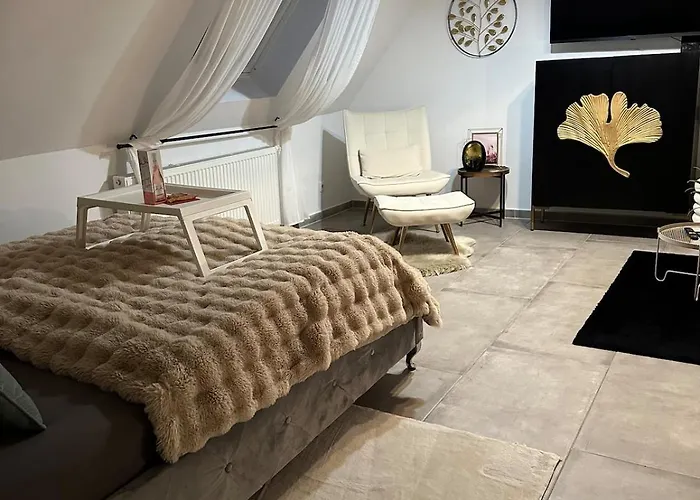 Moderne Schicke Dachgeschosswohnung 15 Min Bis Duesseldorf