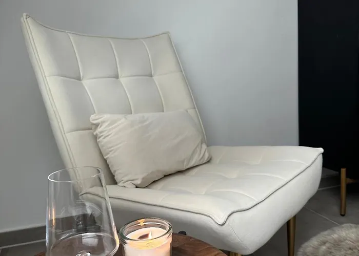 Moderne Schicke Dachgeschosswohnung 15 Min Bis Duesseldorf *