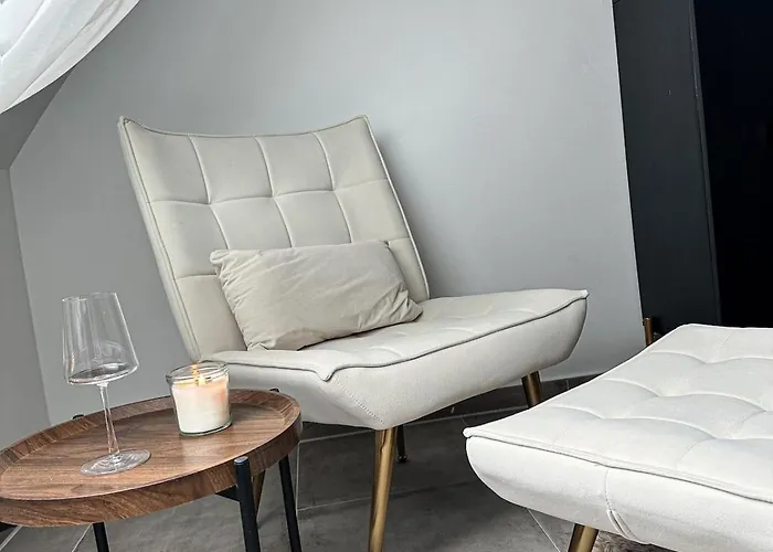 Moderne Schicke Dachgeschosswohnung 15 Min Bis Duesseldorf Lägenhet