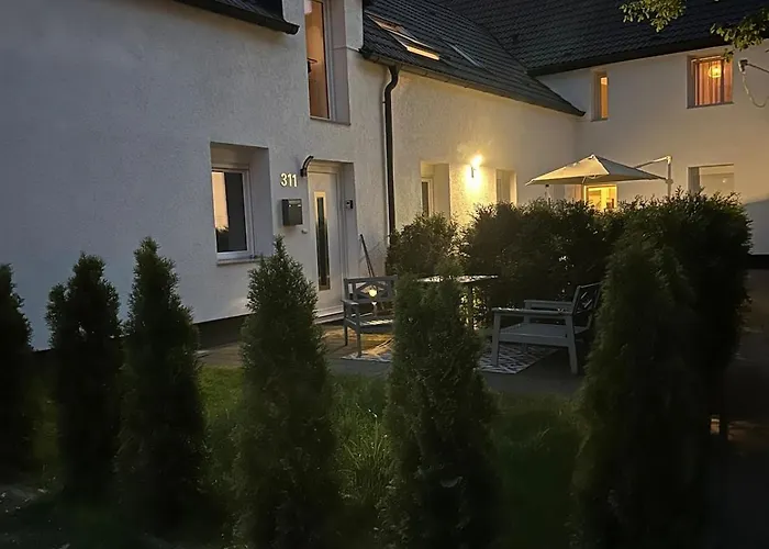 Moderne Schicke Dachgeschosswohnung 15 Min Bis Duesseldorf Lägenhet