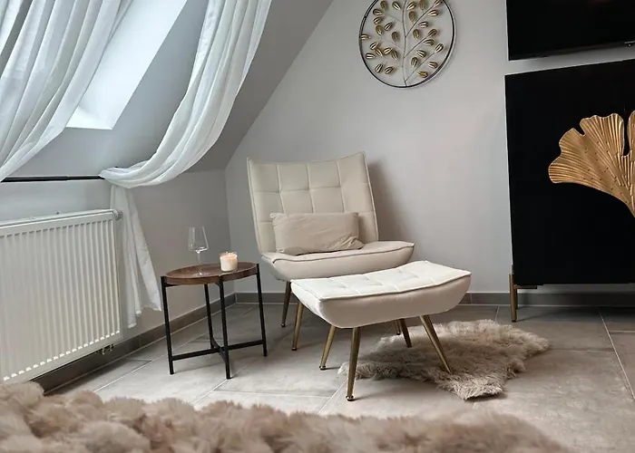 Moderne Schicke Dachgeschosswohnung 15 Min Bis Duesseldorf *